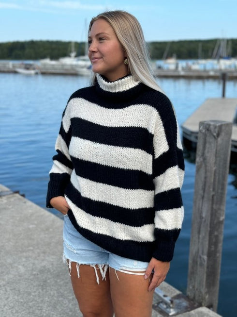 Stripe Oversize Knit Sweater - Scandal Italy - Black/White
